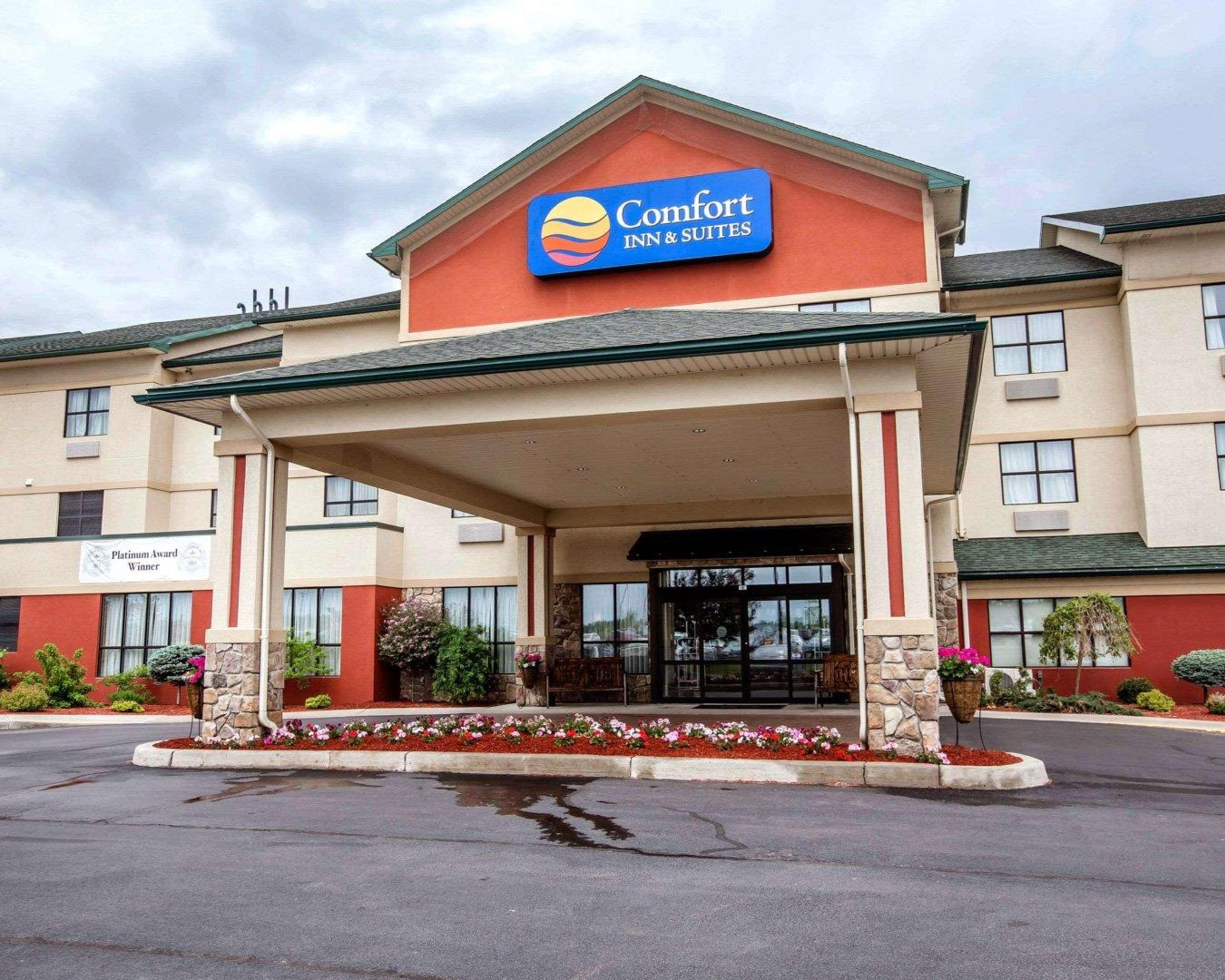 Comfort Inn & Suites Adj To Akwesasne Mohawk Casino Hogansburg Exterior foto