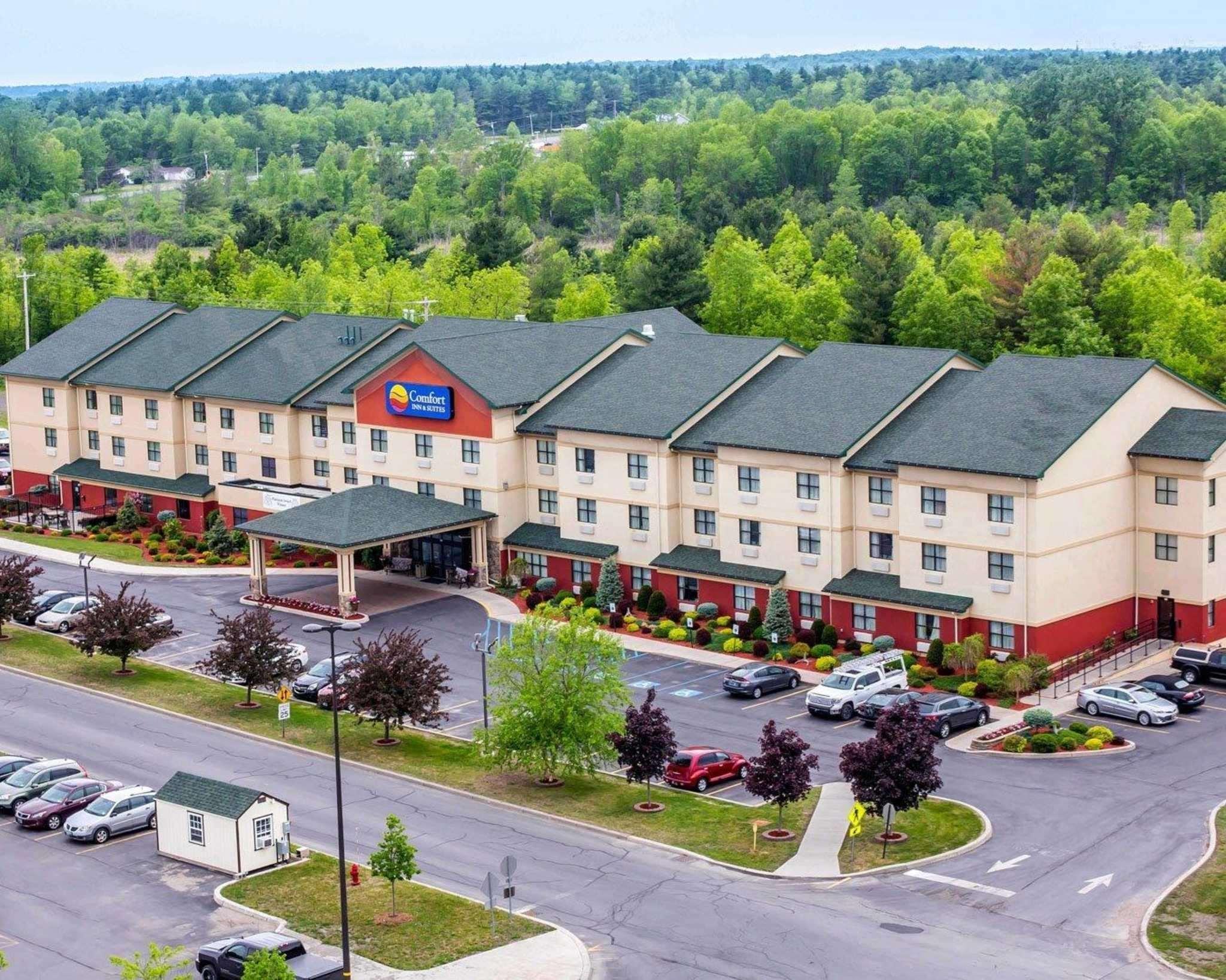 Comfort Inn & Suites Adj To Akwesasne Mohawk Casino Hogansburg Exterior foto