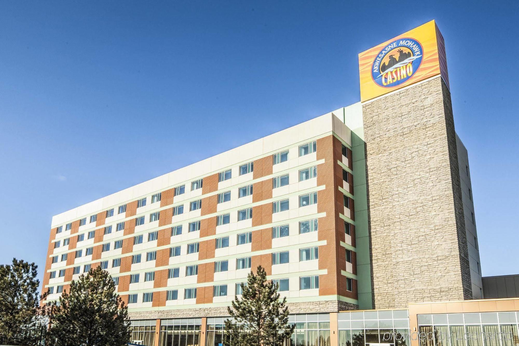 Comfort Inn & Suites Adj To Akwesasne Mohawk Casino Hogansburg Exterior foto